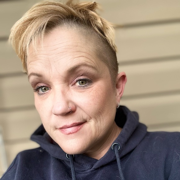 Meet your Posher, Audrey - Picture 3 of 6